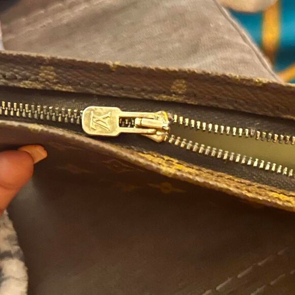 Louis-vuitton Women's Brown Bag - Picture 5 of 8